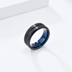 Anillo de tungsteno negro cepillado de 8mm con interior azul y línea de acento