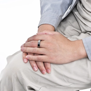 Bague minimaliste en acier au tungstène argenté avec finition miroir pour hommes et femmes