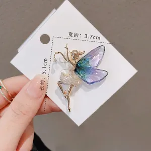 Exquisite goldene Tanzende Fee Brosche mit lila Flügeln und Zirkon-Inlay