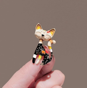 Cute Cartoon Cat Brooch For Women High Quality Enamel Alloy Animal Lapel Pin Japanese Retro Style Suit Corsage Jewelry