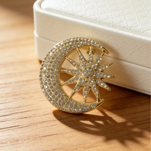 Vintage Celestial Star Moon Brooch Pin Zinc Alloy Rhinestone Embellished Elegant Accessory For Women Dress Scarf Decoration