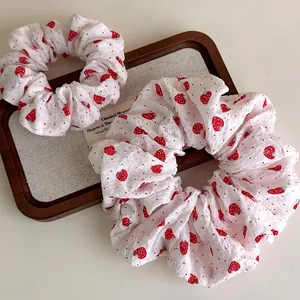 Süße Erdbeere Und Punktmuster Stoff Scrunchies Elegante Gefaltete Haargummis Mädchenhafte Niedliche Florale Accessoires Für Damen