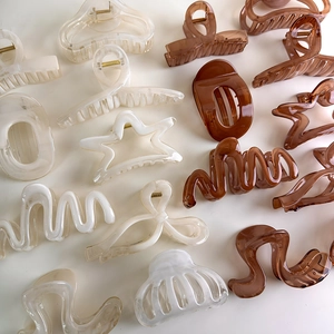 Cloud star wave irregular geometric hair claw clips set in marble amber and cream white