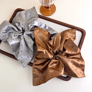 Women Large Polka Dot Fabric Scrunchie Elegant Satin Texture Pleated Hair Tie Fashion Sweet Hair Accessory For Daily Dating
