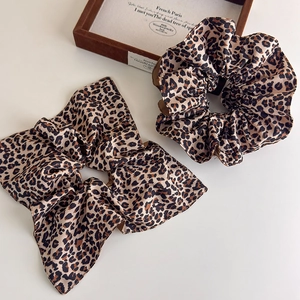 Ensemble de chouchous en satin imprimé léopard marron et ruban à cheveux de style rétro