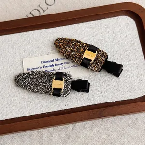 Ensemble de barrettes à cheveux de luxe avec strass et boucle smile en gris et ambre