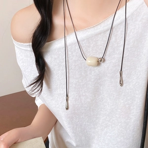 Minimalist Resin Round Bead Pendant Necklace Long Sweater Chain For Women Hand Woven Wax Rope Retro Geometric Fashion Jewelry