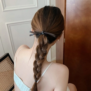 Élastique à cheveux vintage en cuir PU marron foncé avec nœud sur une tresse