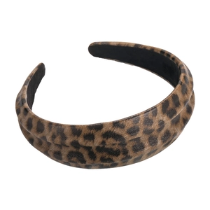 Retro leopard print wide headband with plush fabric and non-slip lining for women