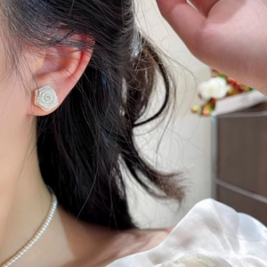 Vintage Luxury Mesh Wire Rose Flower Stud Earrings With Steel Earring Post Gold Silver Elegant Floral Jewelry For Women Party