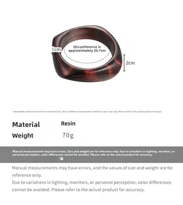 Dettagli del bracciale in resina tartarugata con dimensioni 20,7cm e peso 70g