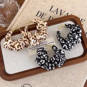 French Vintage Leopard Print Fabric Wrapped Hoop Earrings For Women Exaggerated Scrunchie Style Pleated Copper Post Fashion Jewelry