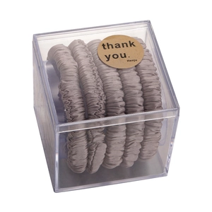 Lot de 5 chouchous en satin gris-violet dans un coffret cadeau avec autocollant merci
