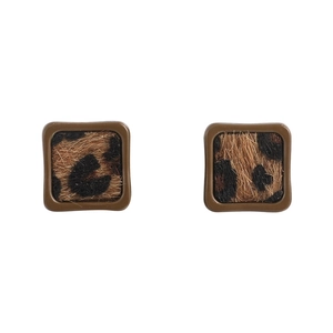 Boucles d'oreilles carrées imprimé léopard avec texture chaude en fausse fourrure