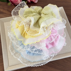 Lot de chouchous en dentelle aux couleurs pastel avec tulle à pois et froufrous