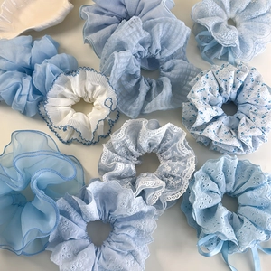 Chouchous Doux en Polyester Bleu et Blanc avec Dentelle et Plaid Élastiques à Cheveux Broderie Florale Grands Nœuds en Ruban pour Femmes Accessoires Cheveux