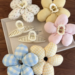 Pinces à cheveux à fleurs en tissu rembourré aux motifs variés pour femmes