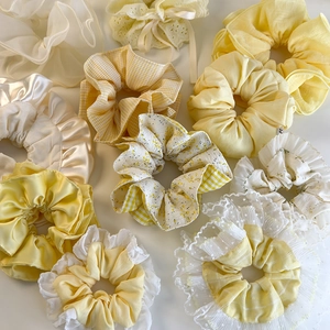Chouchous Larges Jaunes à Fleurs Vichy Chouchous en Tissu Polyester Doux Accessoires de Cheveux Esthétiques pour Femmes