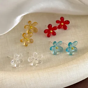 Boucles d'oreilles Puces en Résine Translucide Forme de Fleur Avec Tige en Cuivre Design Floral Coloré Bijoux Femme
