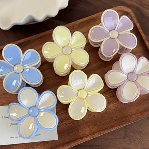 Pince à Cheveux Fleur Couleur Macaron Douce Plastique Laqué Contraste Floral Pince à Cheveux pour Femmes Accessoires Cheveux Vacances