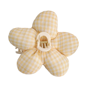 Douce pince à cheveux fleur à cinq pétales à carreaux jaunes rembourrée avec base crème