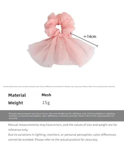 Détails du chouchou en résille rose de 14cm avec perles incluant poids et dimensions