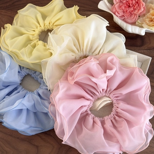 Lot de quatre chouchous en mousseline surdimensionnés aux couleurs pastel douces et variées