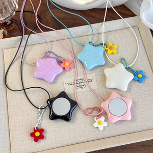Collier miroir de maquillage en forme d'étoile avec breloques de fleurs colorées et texte