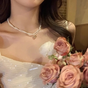 Collier de Künstliche Perles d'Imitation Double Couche Avec Pendentif Coeur Alliage Doré Ras du Cou Élégant Bijoux Pour Femmes