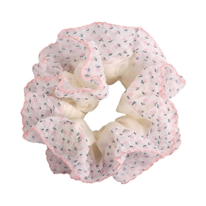 Chouchou en organza à fleurs avec imprimé hortensia rose et bords ondulés