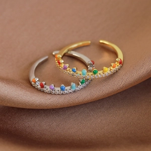 Bagues ouvertes de luxe dorées et argentées avec points en émail coloré et pierres zircon
