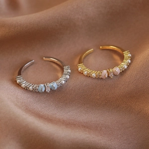 Verstellbare Schleifenringe mit Zirkonia, Perlen und Emaille in Gold und Silber