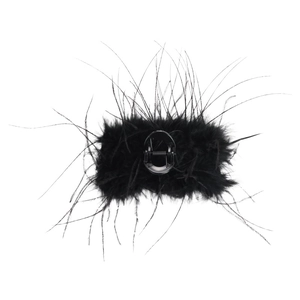 Pince à cheveux élégante en plumes noires pour queue de cheval haute avec texture douce