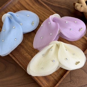 Détails de grandes pinces à cheveux papillon en tulle avec strass en bleu, violet et crème