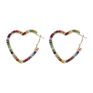 Boucles d'oreilles créoles cœur en perles de cristal colorées avec cadre en métal doré
