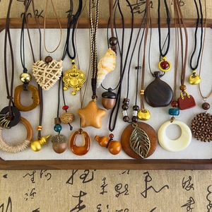 Nouveau Style Chinois Folk Collier en Cordon Tissé pour Femmes Bohème Fait à la Main Réglable Alliage Bois Résine Pendentif Sautoir Bijoux Cadeau