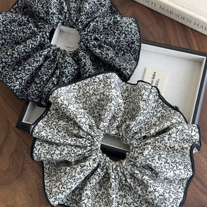 Chouchous géants en tissu à fleurs noir et blanc pour cheveux, style élégant