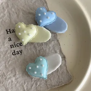 Pince à Cheveux Forme de Cœur Doux Avec Fausse Künstliche Perle Alliage Tissu Enveloppé Pince Bec de Canard pour Femme Fille