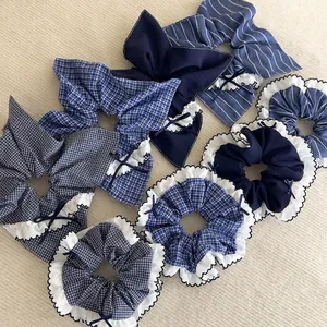 Chouchous en Tissu avec Nœud Style Coréen pour Femmes Bleu à Carreaux Rayés Élastiques avec Bordure en Dentelle Doux