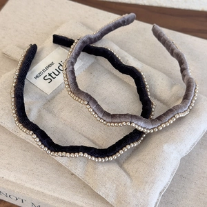 Chic velvet wavy headbands with side pearls in black and taupe, stylish hair accessories