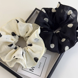 Chouchous élégants en mousseline à pois de style classique noir et blanc chic