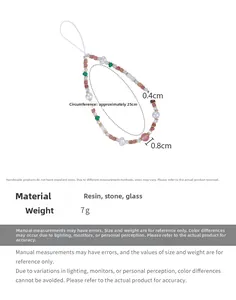 Detalle de la correa para móvil con cuentas de colores de 25cm y piedras naturales