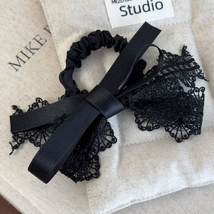 Chouchou ruban dentelle noire vintage avec élégant nœud papillon style français