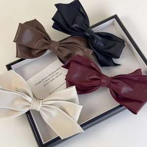 Lot de barrettes à nœud en cuir PU élégant en noir, marron, rouge vin et beige