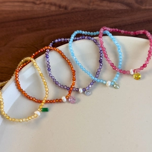 Élégant Bracelet de Künstliche Perles en Faux Cristal Coloré Avec Pendentif en Künstliche Perle Style Coréen Doux Bijoux Élastiques Pour Femmes
