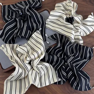 Gestreifter Stoff Schleife Haarklammer Scrunchie Mit Künstliche Perlenanhänger Elegant Koreanisch Retro Haarschmuck Für Damen