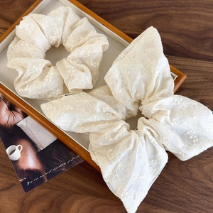 French Vintage Floral Pattern Lace Scrunchies For Women Elegant Fabric Large Pleated Hair Ring Hair Bun Holder Accessories