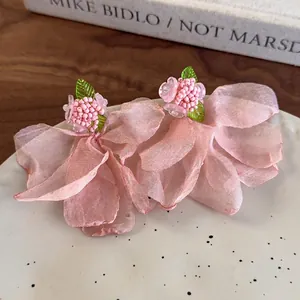 Boucles d'Oreilles Clous en Pétale de Mousseline Rose Style Forêt pour Femmes Boucles d'Oreilles Florales Romantiques Bijoux Tissu