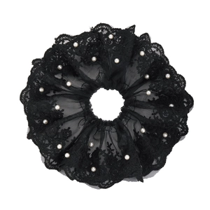 Chouchou élégant en dentelle noire avec broderie de perles blanches et détails fleuris