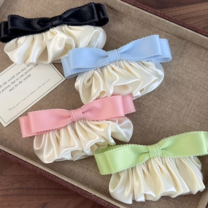 Elegante Haarklammern aus Satin mit Rüschen in Schwarz, Blau, Rosa und Grün